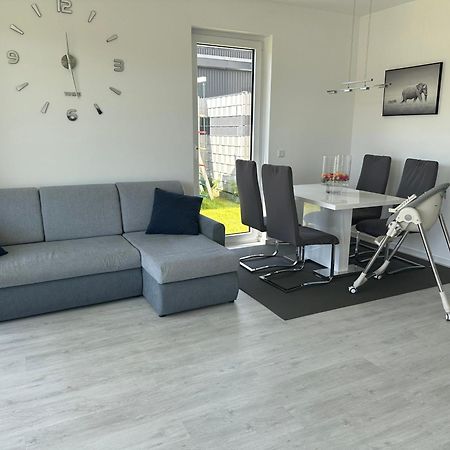 Neue Doppelhaushaelfte Mit Terrasse, Balkon Und Garten Lejlighed Remscheid Eksteriør billede